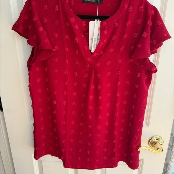 NWT Women's Ruffled Sleeve Top - Red - Picture 2 of 3